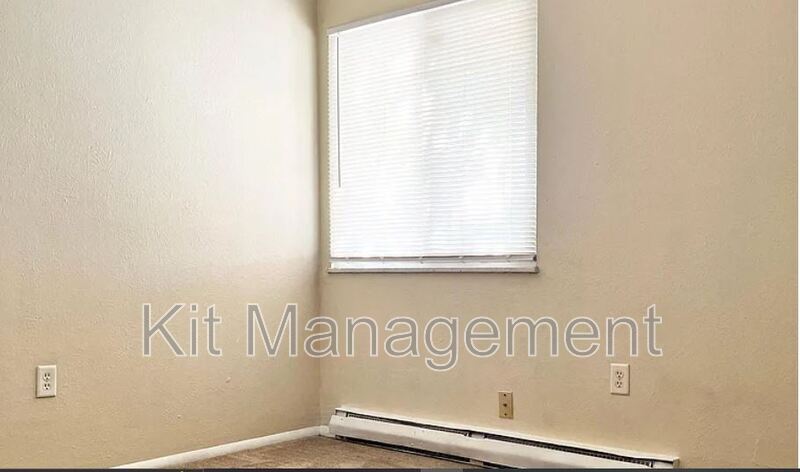 Toledo Condo: 1919 Alexis RD