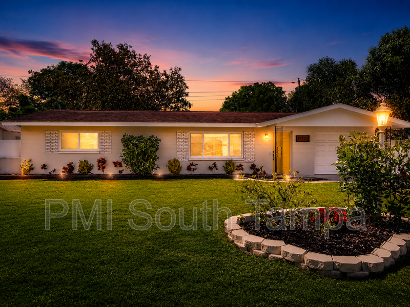 Seminole House: 12174 83rd Avenue North
