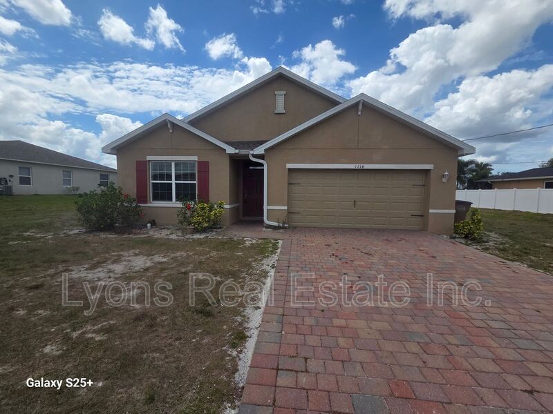 Cape Coral House: 1214 SW Embers Ter