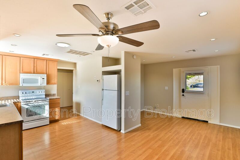 Tempe House: 103 W. Hu Esta Dr.