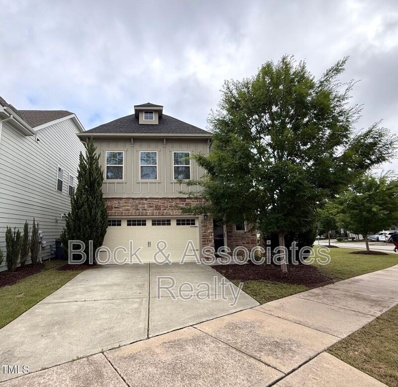 Morrisville House: 238 Begen St.