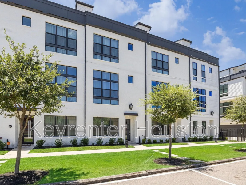 Houston House: 2914 Lamar Street