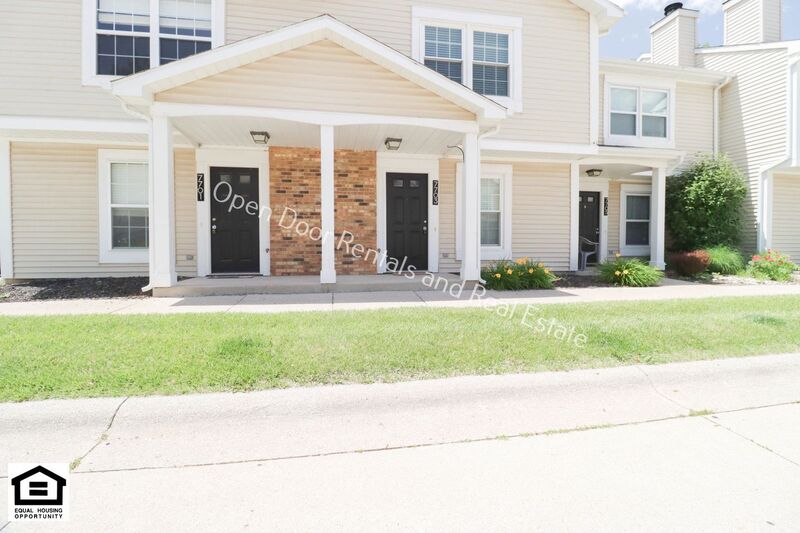 Fort Wayne Townhome: 7701 E state Blvd