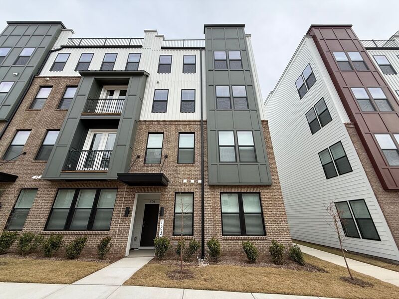 Raleigh Townhome: 1234 Coach Station Alley