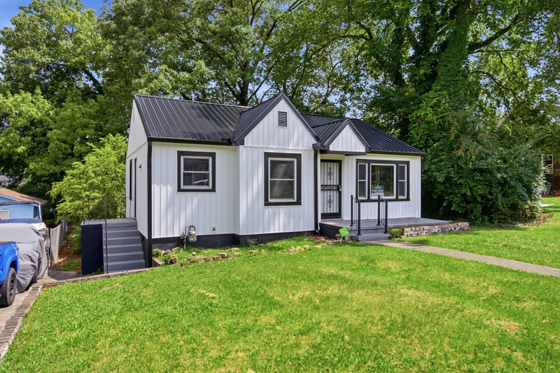 Knoxville House: 2706 Jefferson Avenue