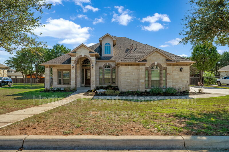 New Braunfels House: 226 Hamburg Avenue