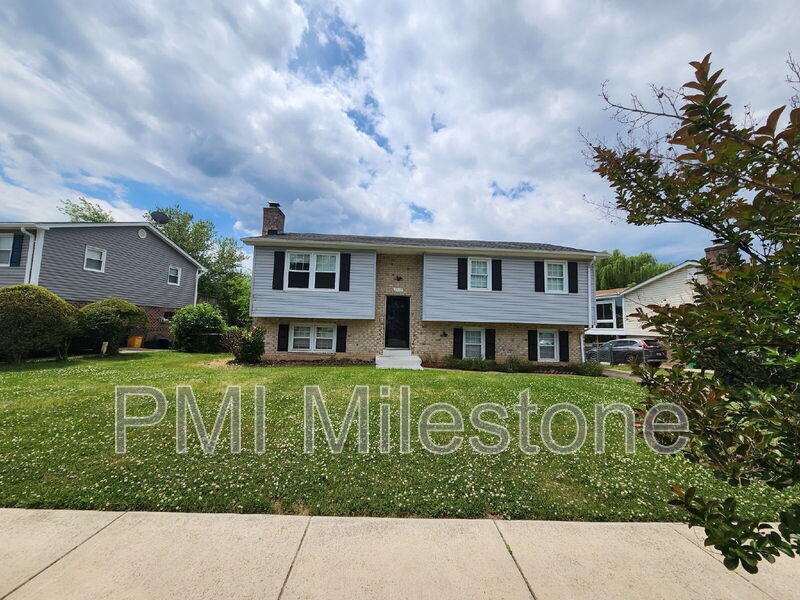Suitland House: 3333 Swann Rd