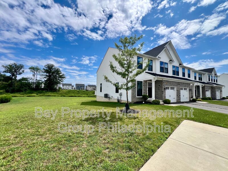 Cheltenham House: 8030 Milltown Cir