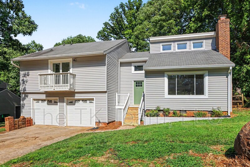 Charlotte House: 9606 Fairway Ridge Road
