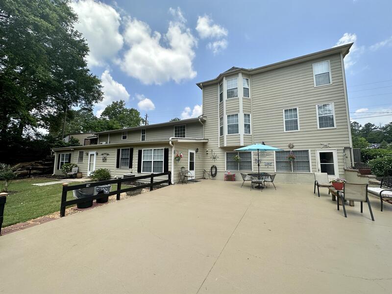 McDonough House: 20 Coffey Lane