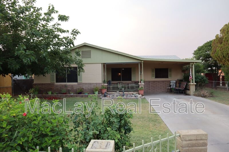 Chandler House: 408 W Elgin st