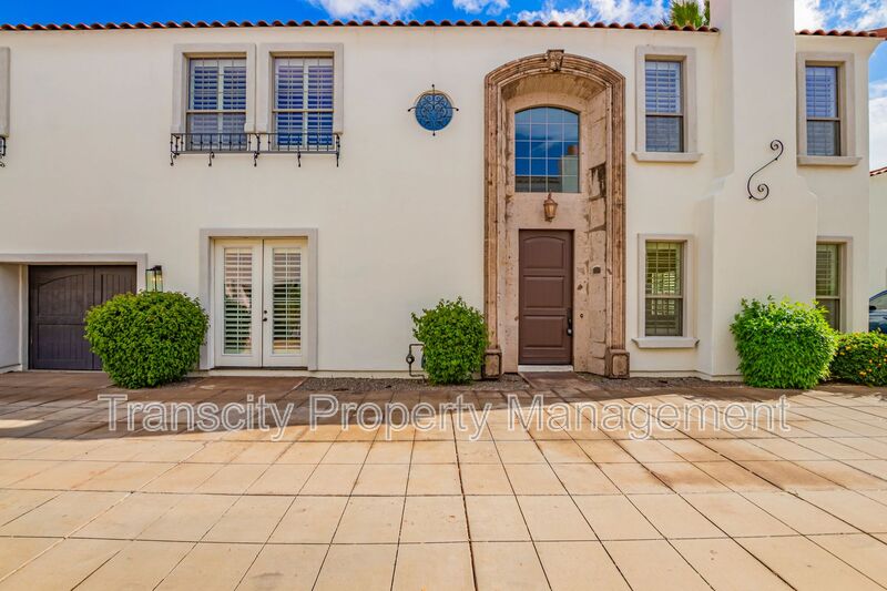 Phoenix Townhome: 111 W. Missouri Ave