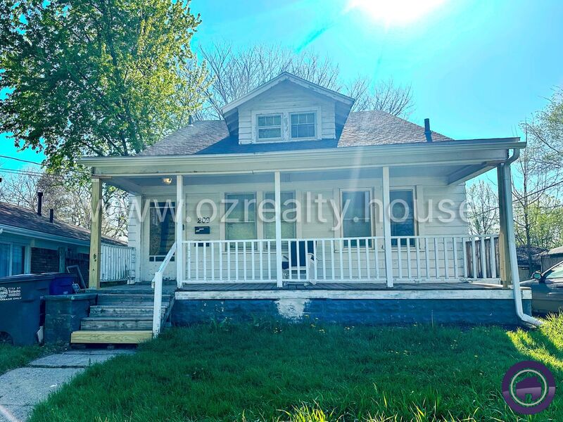 Toledo House: 209 Eldred Ave