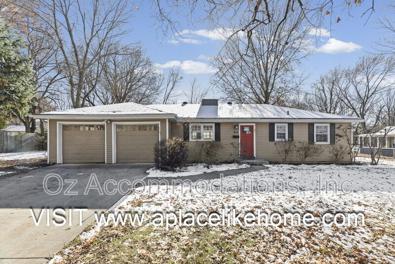 Olathe House: 515 E Sheridan St