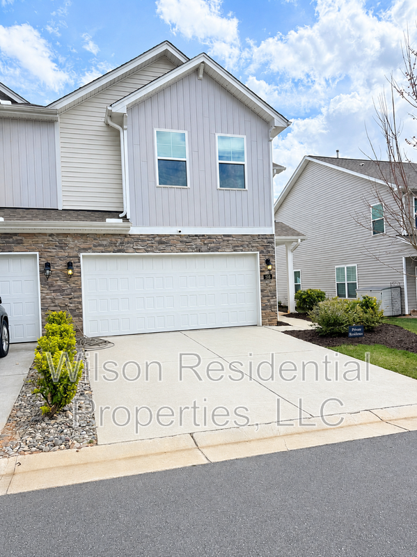 Greensboro House: 216 Stamm Drive