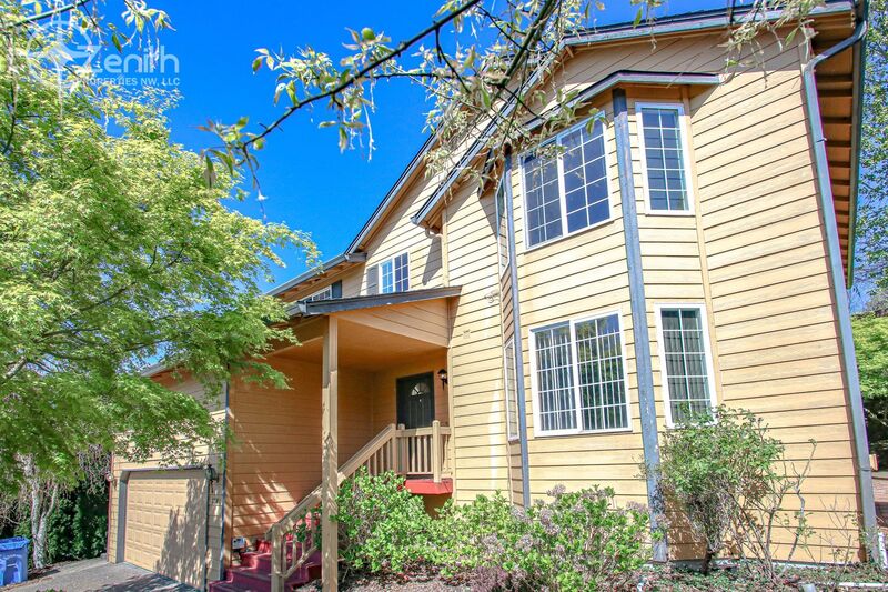 Camas House: 3907 SE Sunrise Drive