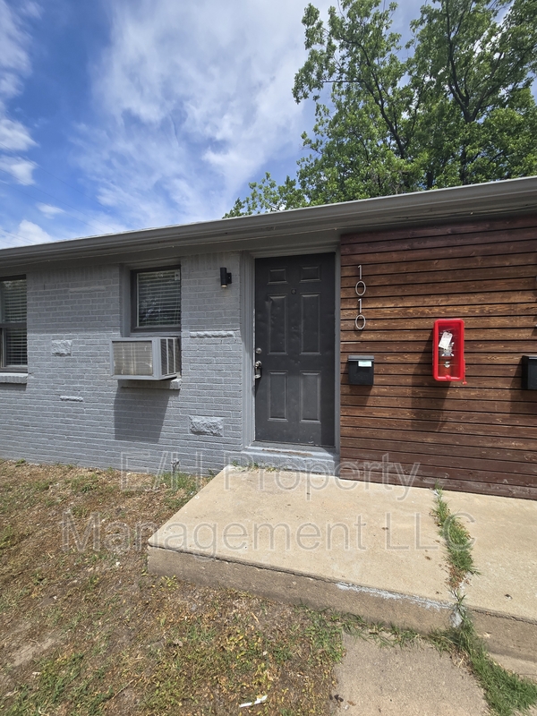 Wichita House: 1010 East 8th Street North