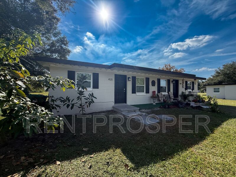 Orlando House: 4120 W Washington St