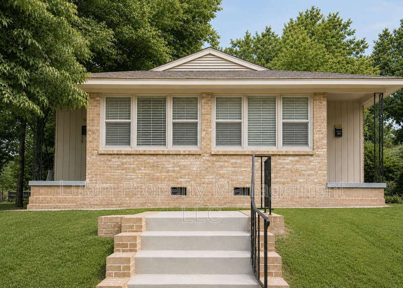 Memphis Condo: 2468 Yale Ave