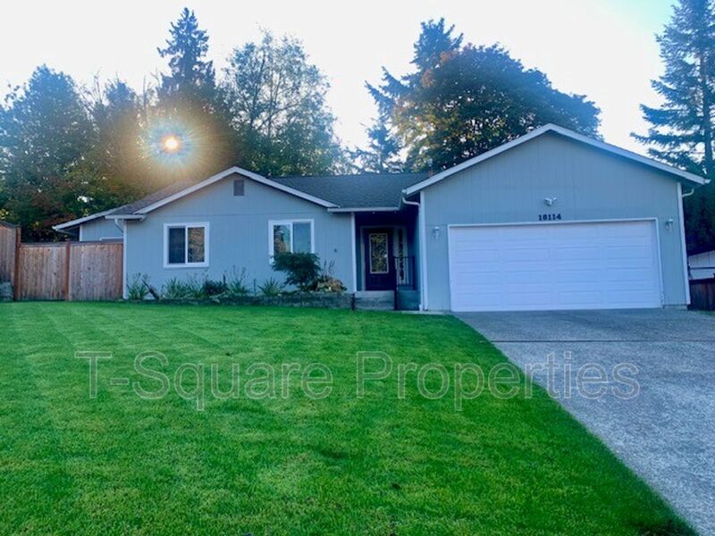 Woodinville House: 18114 145th Pl NE