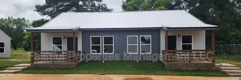 Troup Condo: 405 North Logan Lane - B