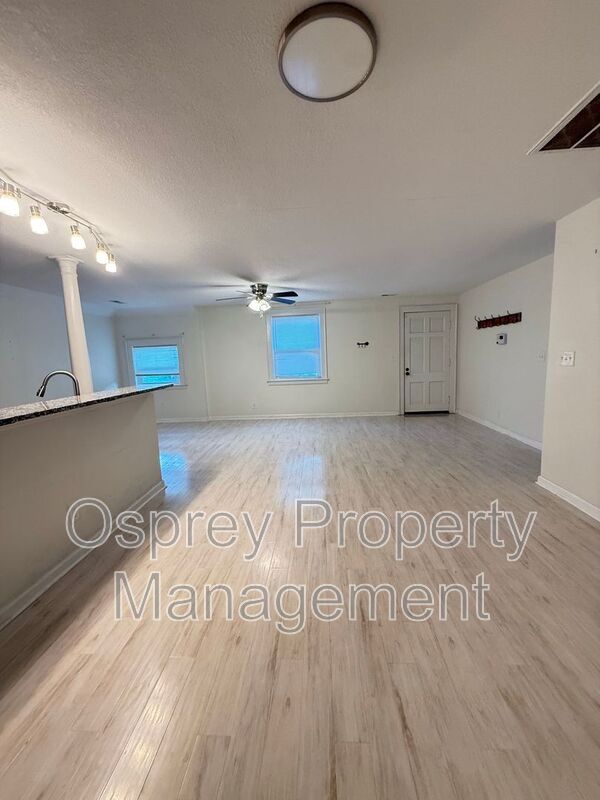 3BR Home with Elizabeth River Views & Spacious Parking - Photo 4