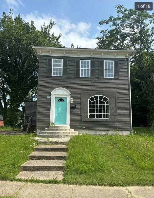 Petersburg House: 924 Lee Ave
