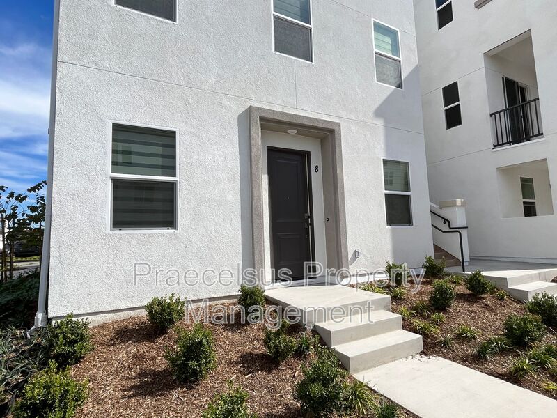 Chula Vista Townhome: 1475 Suwerte Ave