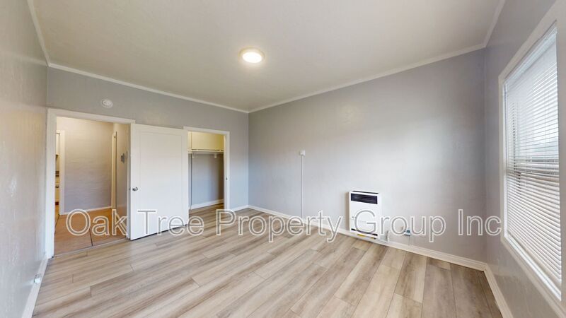 Oakland House: 2451 Seminary Avenue