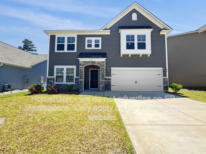 Lexington House: 216 Sundrop St