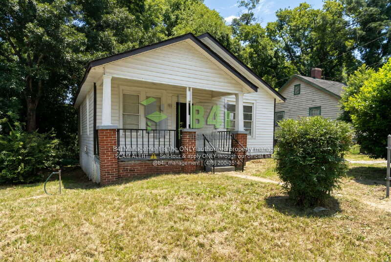 Columbus House: 560 Radcliff Avenue