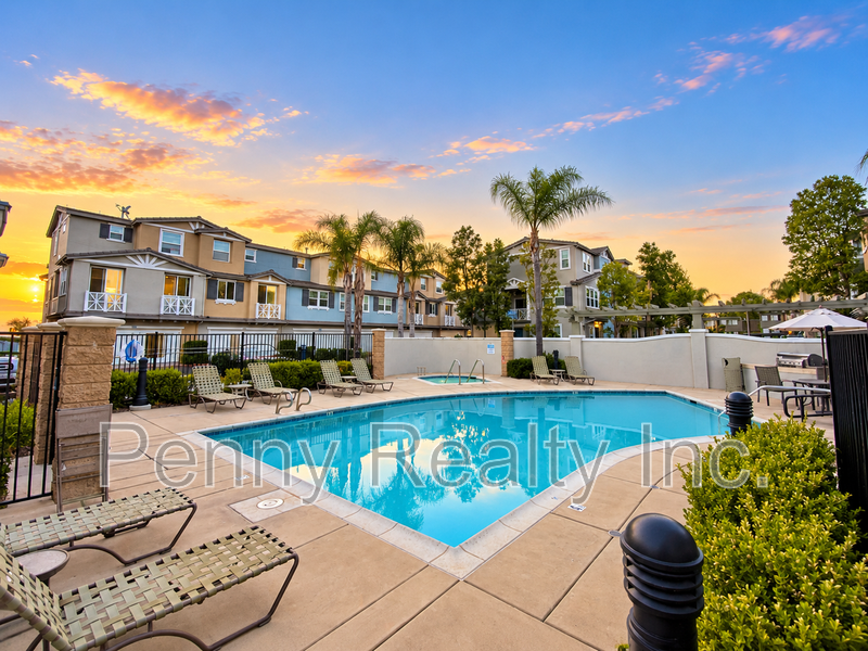 San Diego Townhome: 3011 Pacific Palm Way