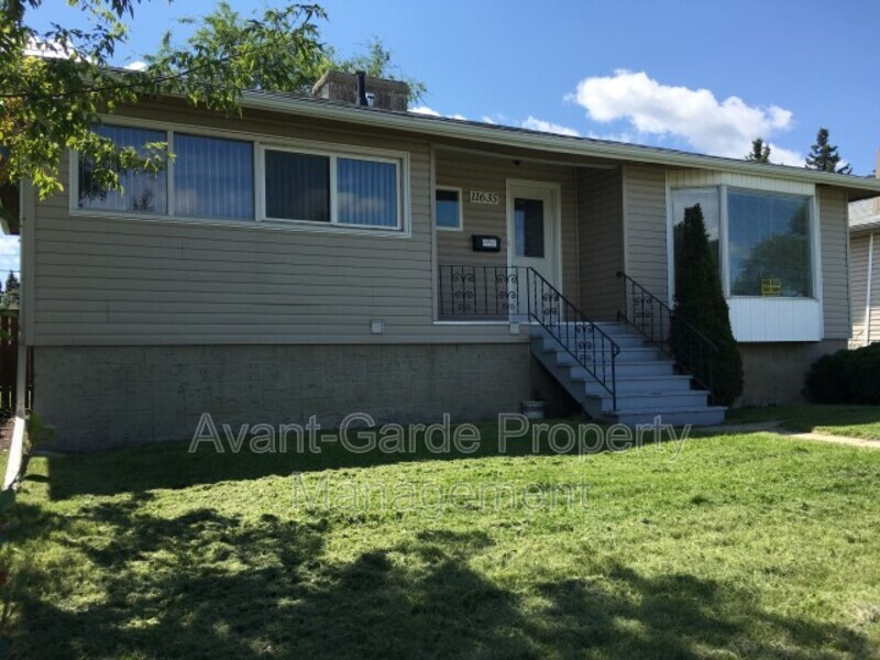 Edmonton House: 11635 111a Ave