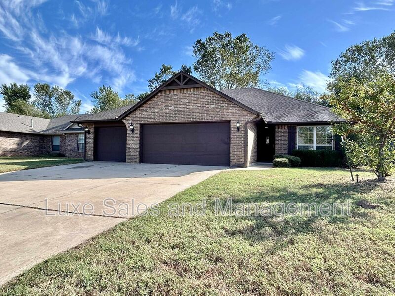 Choctaw House: 2222 Brook Drive