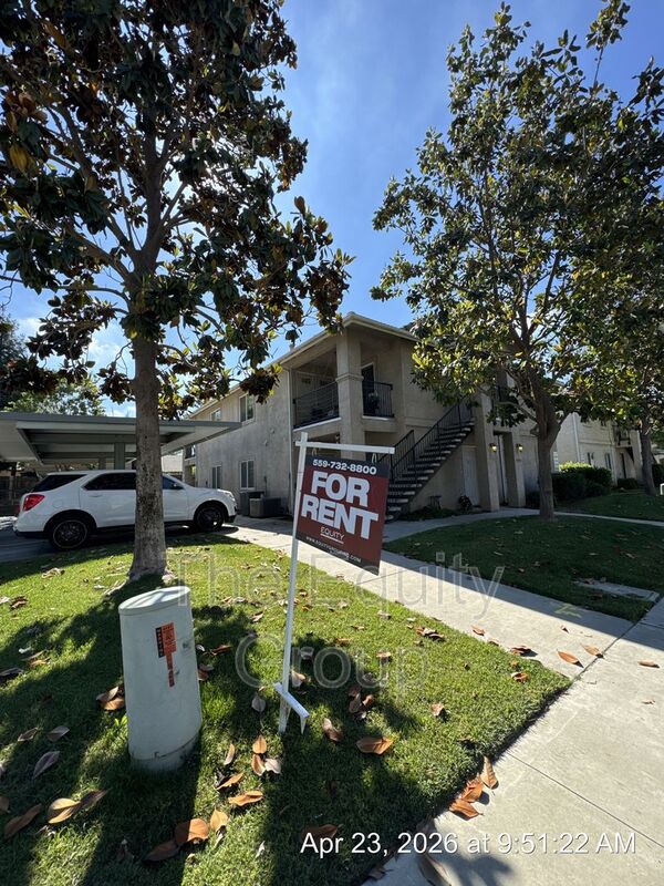 Visalia House: 2914 North Zachary Street