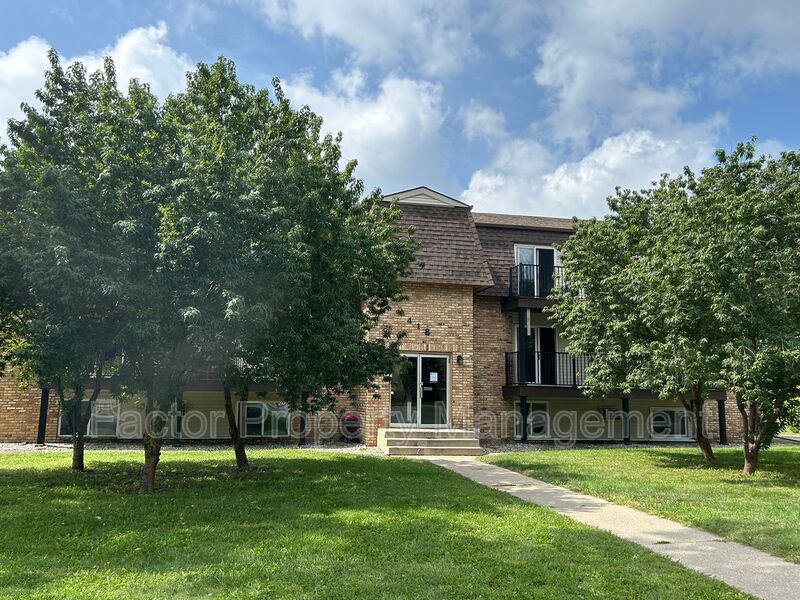 North Mankato Condo: 418 Allan Ave