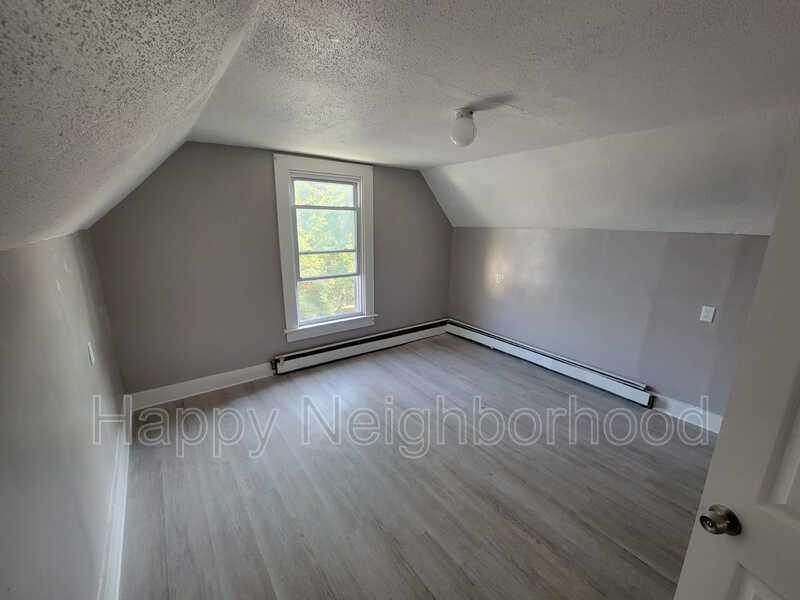 Middletown House: 46 Green StreetUnit 2B