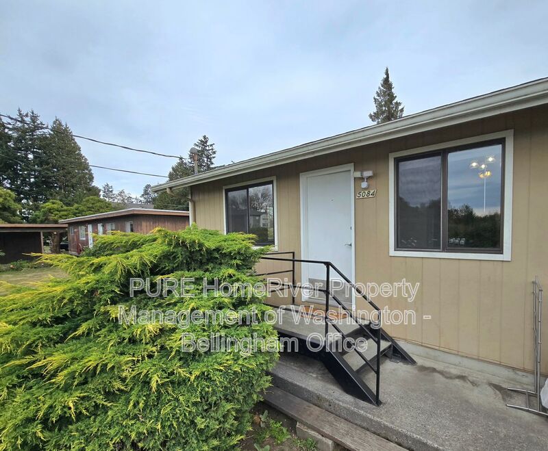 Ferndale House: 5084 LaBounty Drive