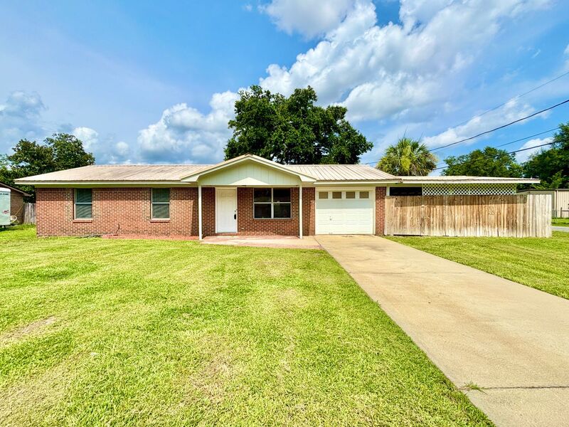 Pace House: 4606 Southern Pl