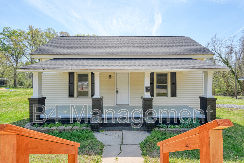 Woodruff House: 467 W Peachtree Street