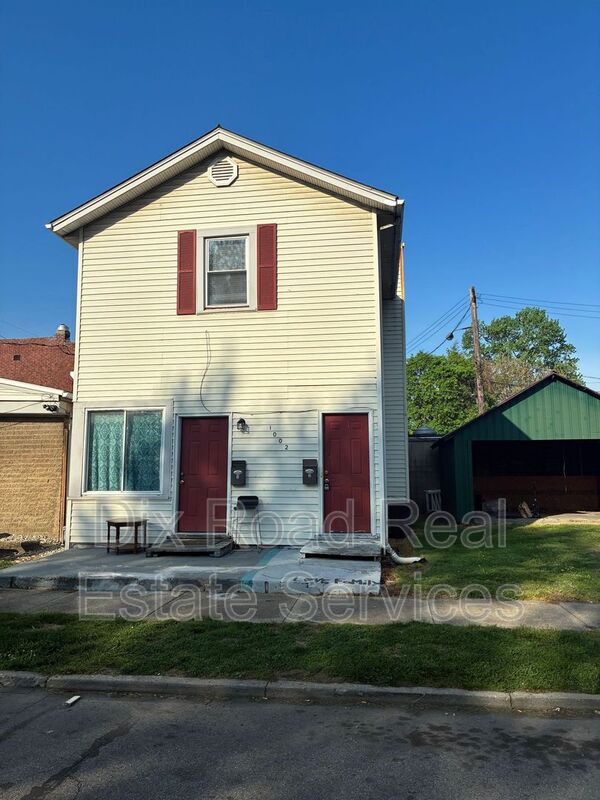 Middletown House: 1002 Auburn Street