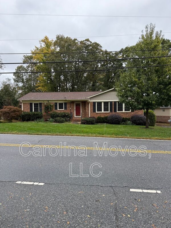 Taylors House: 708 W Lee Road