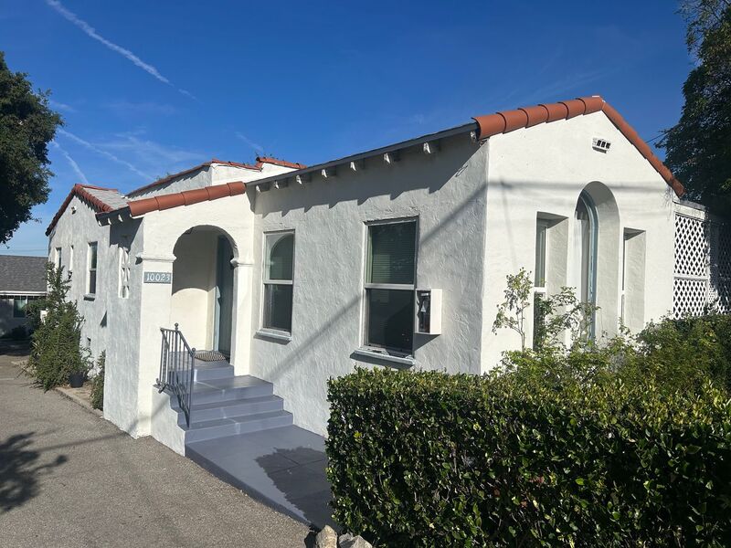 Tujunga House: 10023 Silverton Ave.