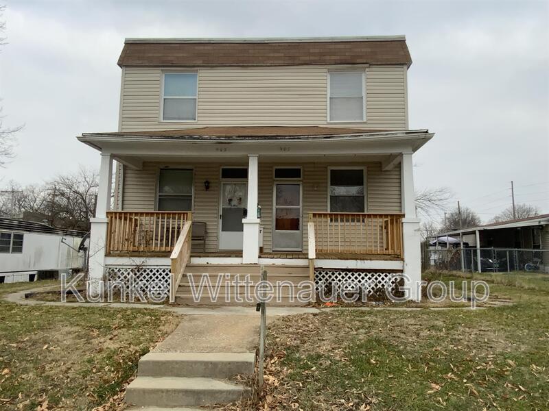 Belleville House: 907 N Church Street