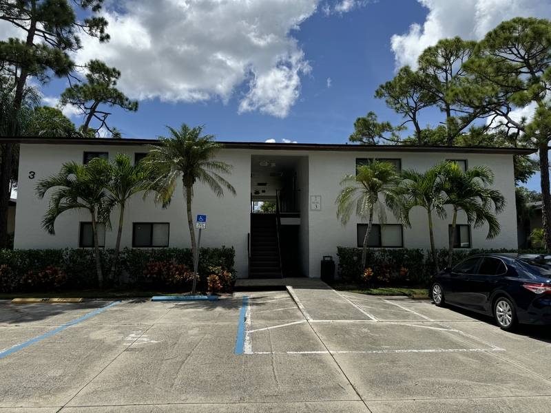 Fort Myers Condo: 7961 Gladiolus Drive - 402