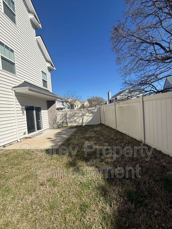 Spacious end-unit home in Virginia Beach!  - Photo 30