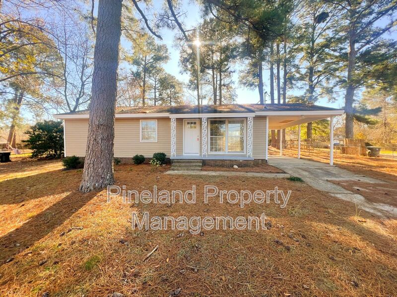 Fayetteville House: 7112 Ryan Street
