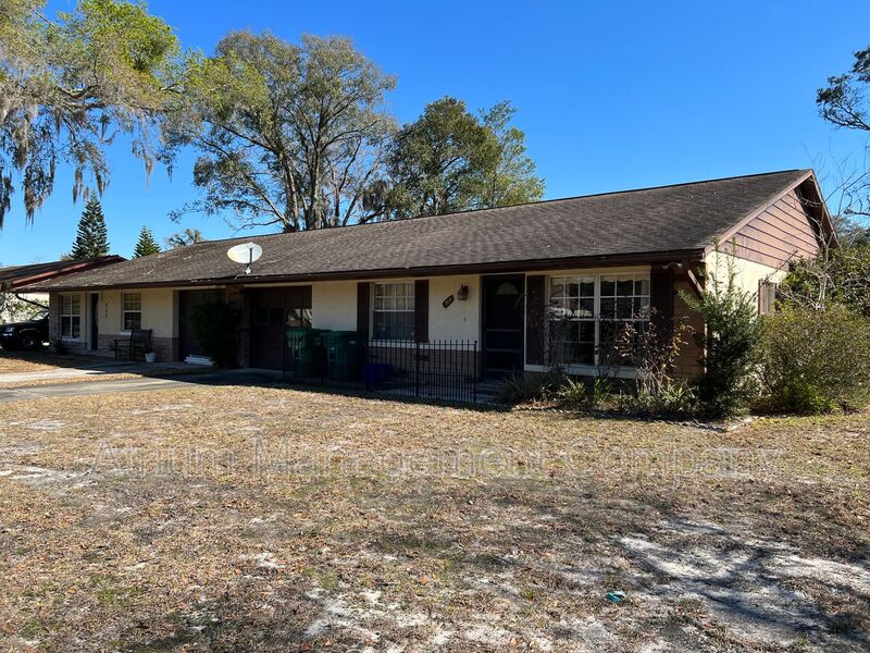 Deland Condo: 913 New Bedford Drive