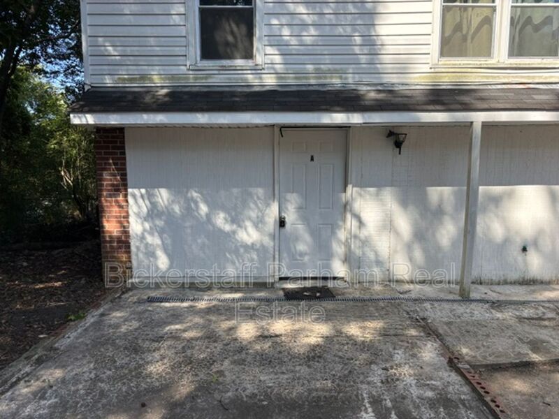 Columbus Condo: 817 1/2