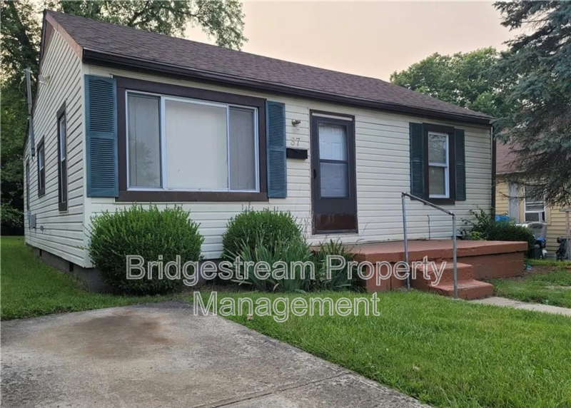 Dayton House: 37 Crown Avenue